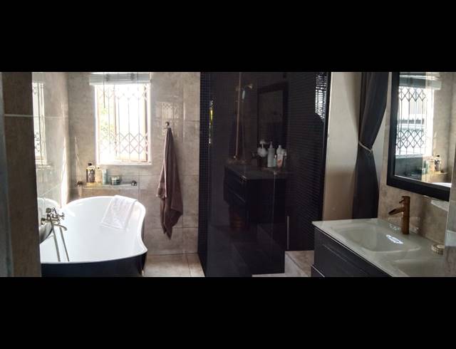 4 BEDROOM HOUSE FOR SALE IN BLUFF
